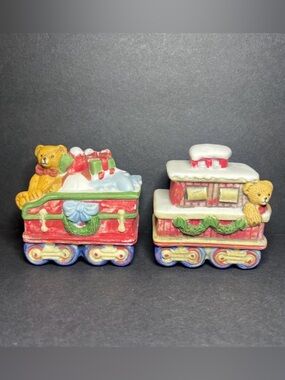 Vintage Brookstone Bear Village Porcelain Bisque 2pc Christmas Train Set Decor